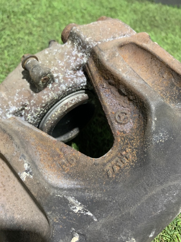 Суппорт передний правый