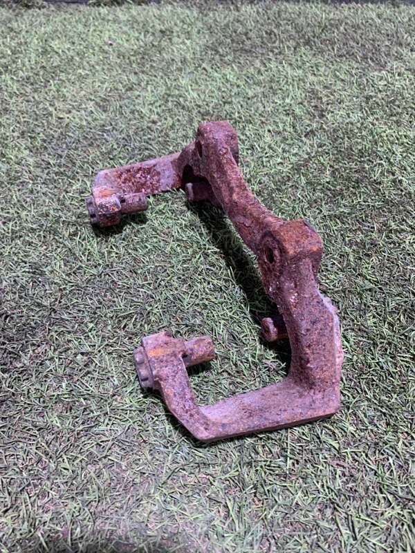 Суппорт передний правый