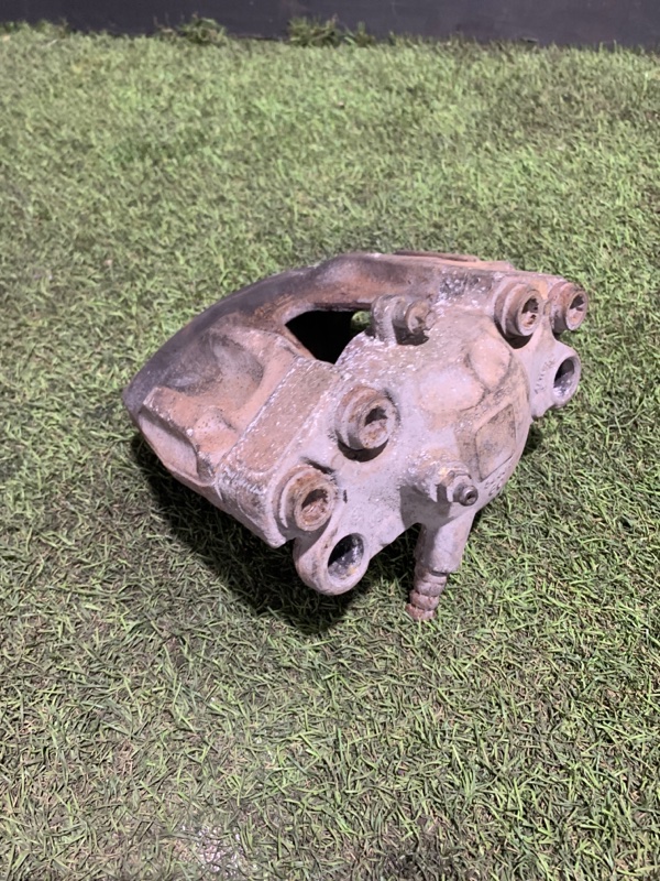 Суппорт передний правый