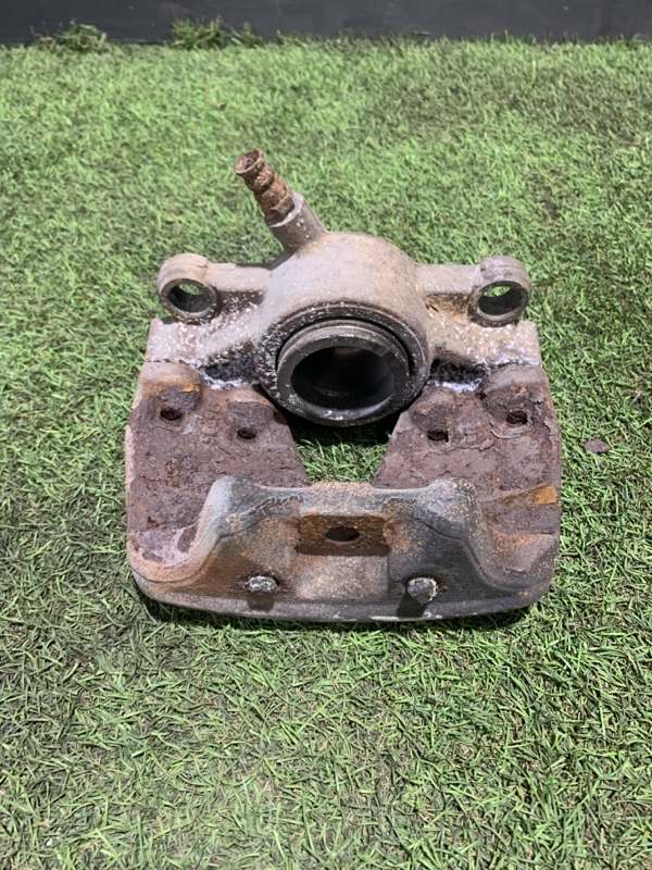 Суппорт передний правый