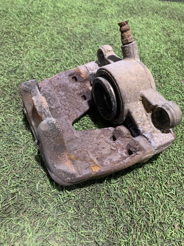 Суппорт передний правый