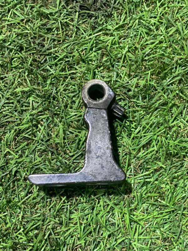 Петля двери передней правой нижняя