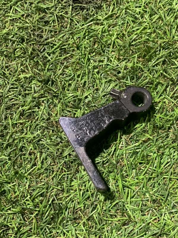 Петля двери передней правой нижняя