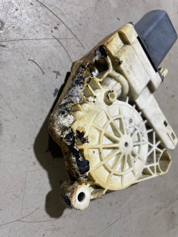 Моторчик стеклоподъемника