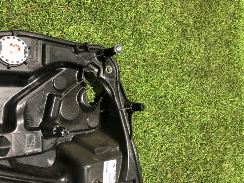 Стеклоподъемник электр. задний левый