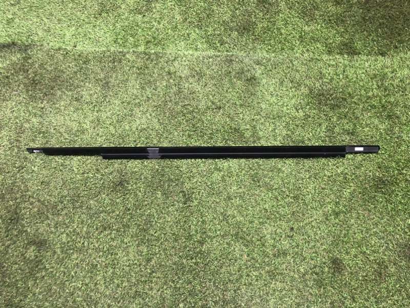 Накладка стекла заднего левого