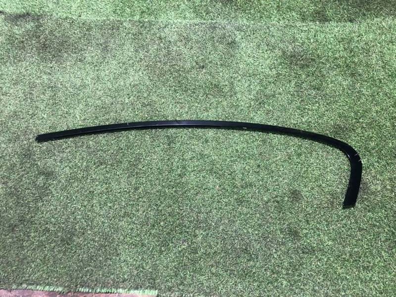 Молдинг задней левой двери