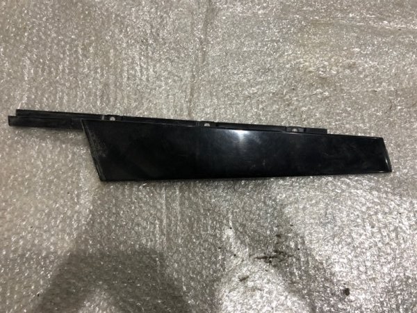 Накладка двери передней левой