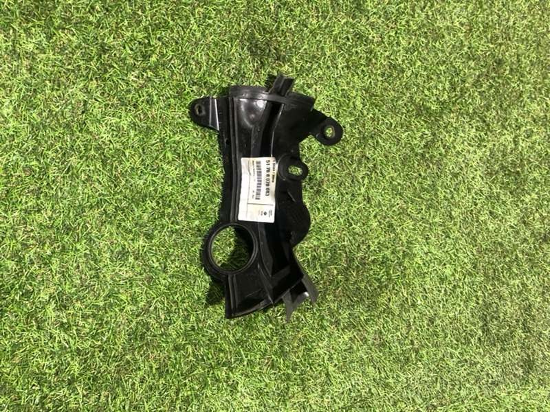 Уплотнитель капота