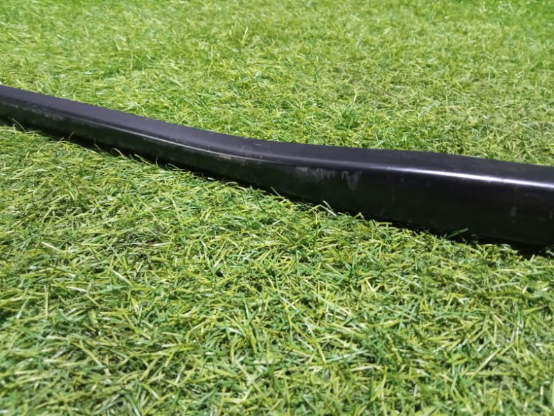 Поводок стеклоочистителя передний правый