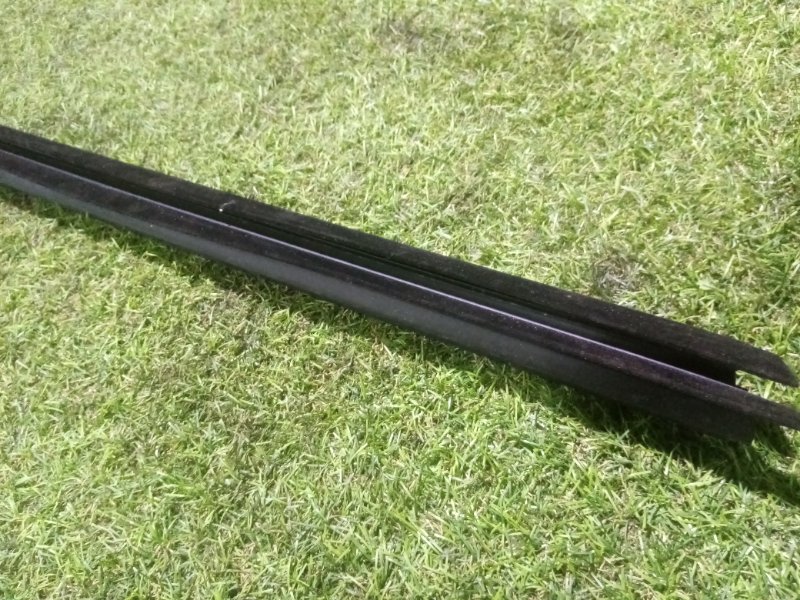 Уплотнитель стекла двери