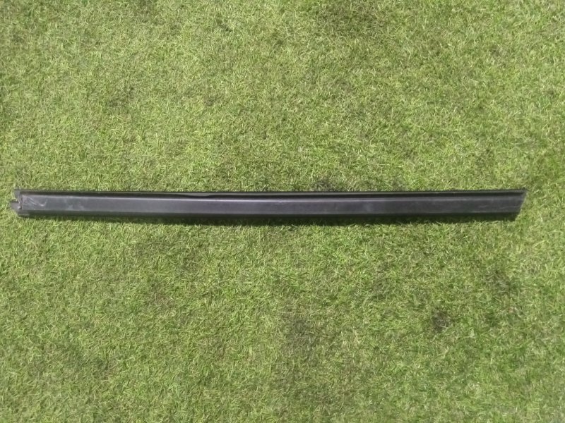 Уплотнитель стекла двери