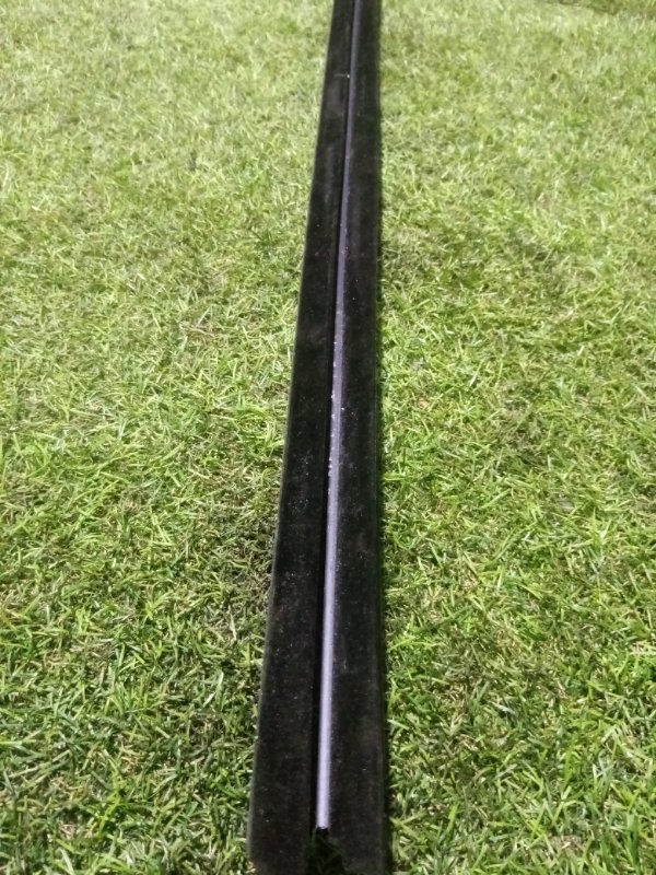 Уплотнитель стекла двери