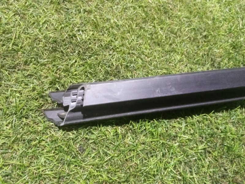 Уплотнитель стекла двери