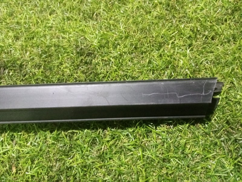 Уплотнитель стекла двери