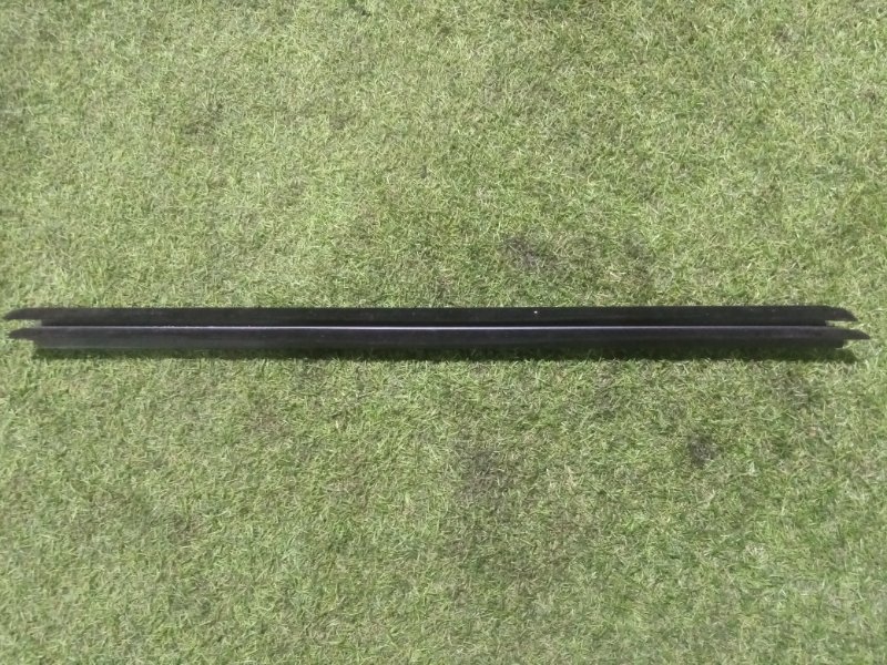 Уплотнитель стекла двери