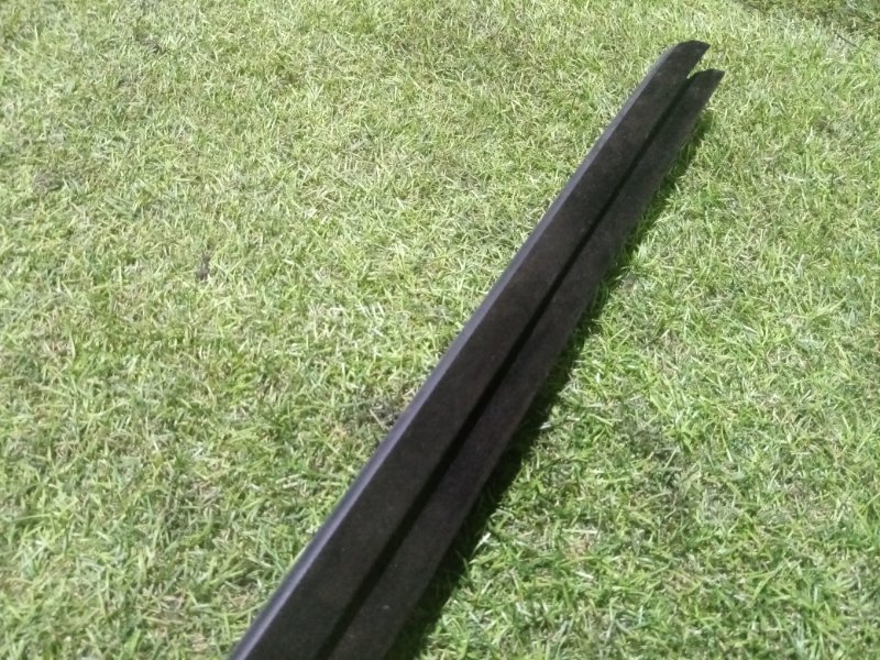 Уплотнитель стекла двери