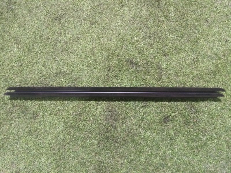 Уплотнитель стекла двери