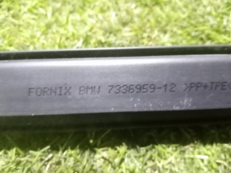 Уплотнитель стекла двери