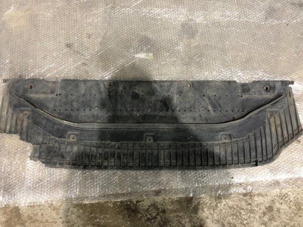 Пыльник переднего бампера