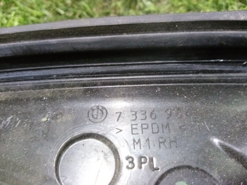 Уплотнитель стекла двери