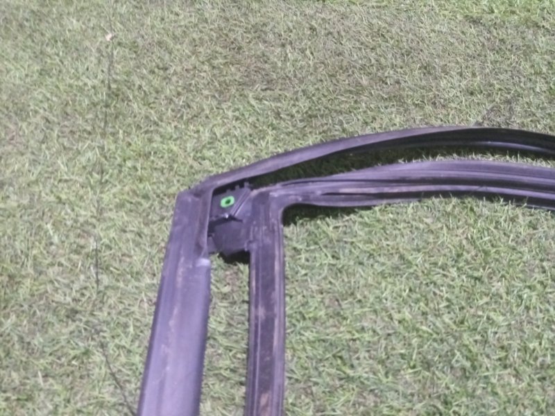 Уплотнитель стекла двери