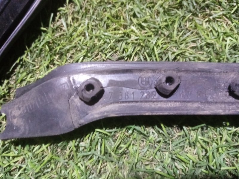 Уплотнитель стекла двери