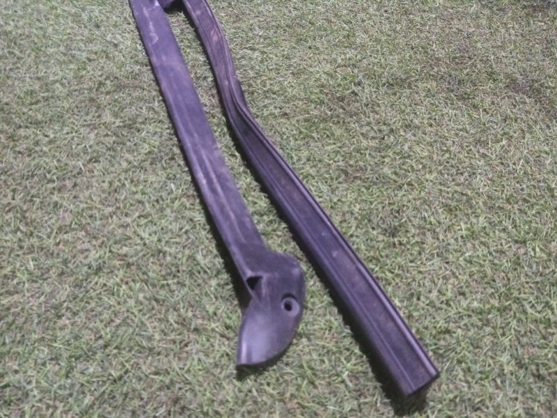 Уплотнитель стекла двери