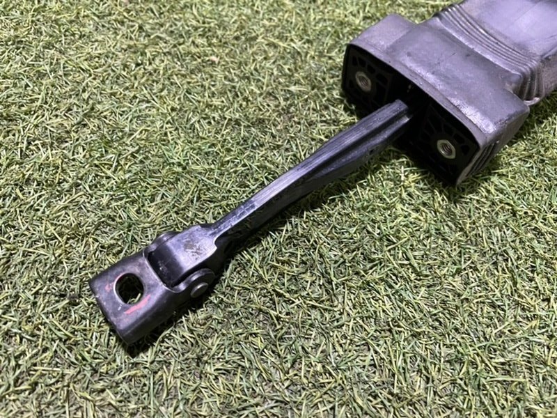 Ограничитель двери