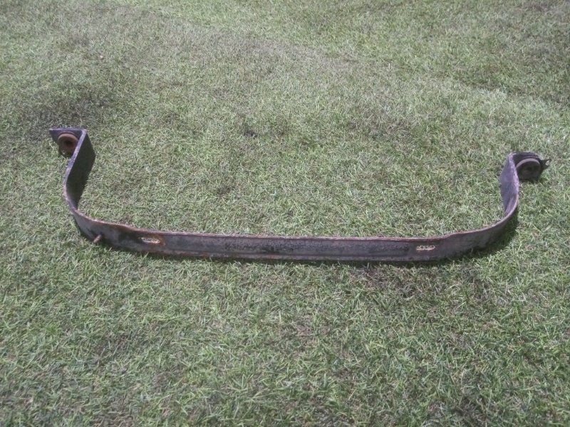 Кронштейн крепления топливного бака