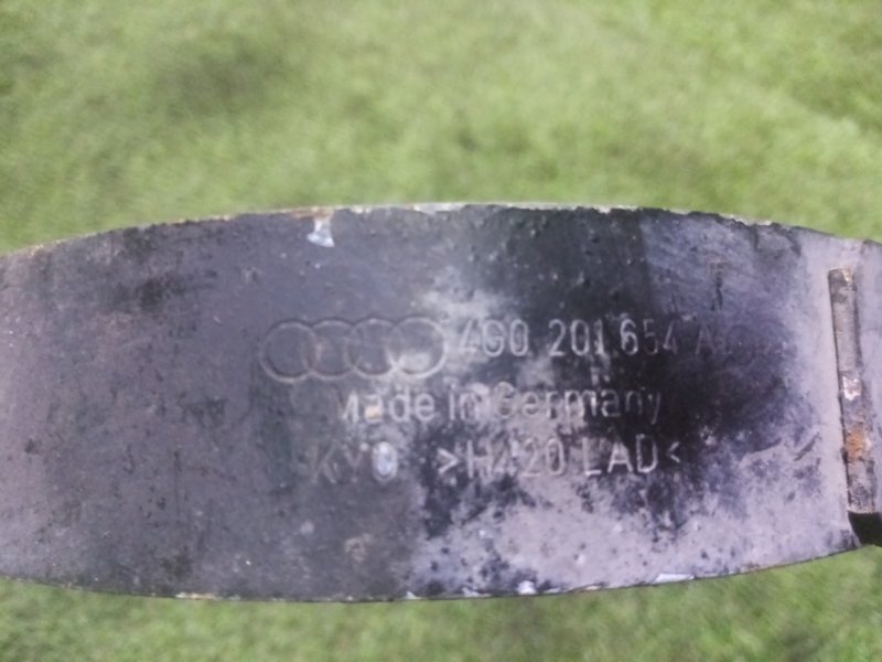 Кронштейн крепления топливного бака