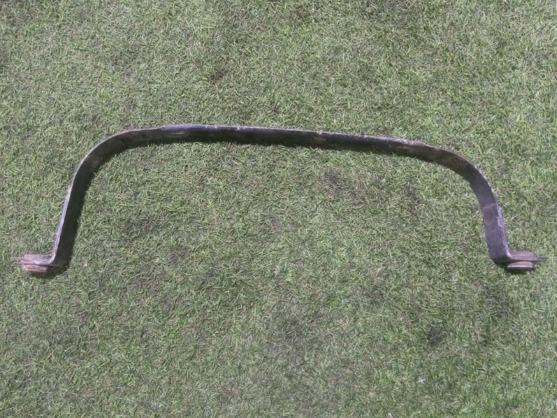 Кронштейн крепления топливного бака