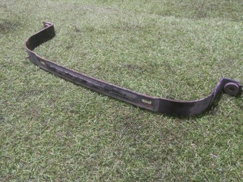 Кронштейн крепления топливного бака