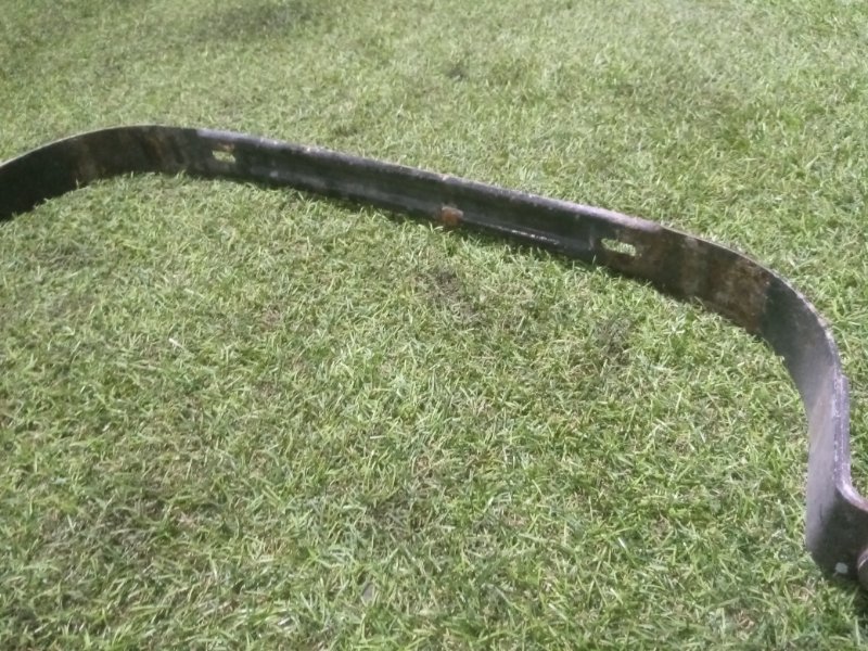 Кронштейн крепления топливного бака