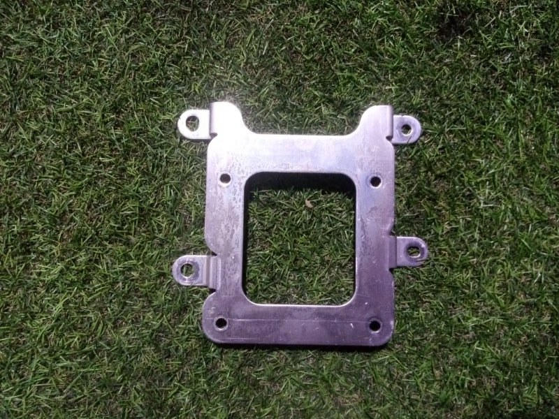 Кронштейн блока управления двигателем