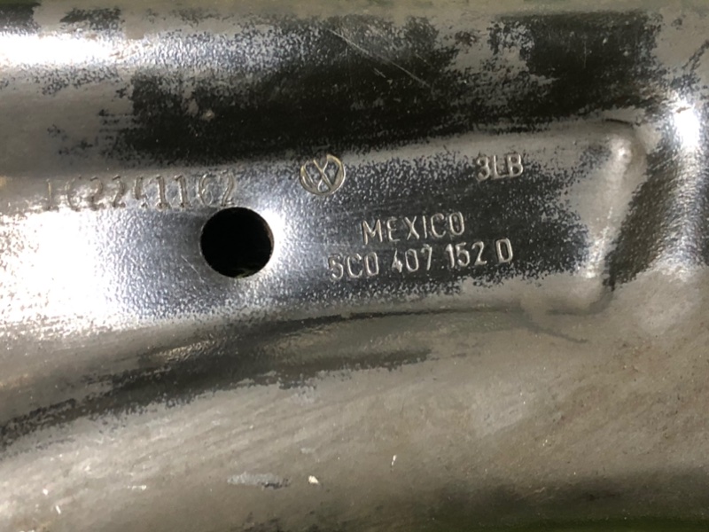 Рычаг передний правый