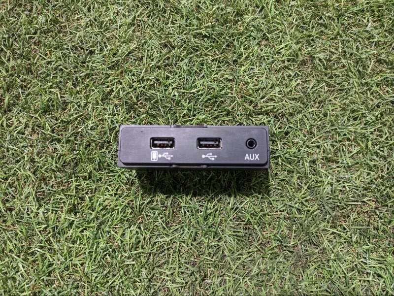 Гнездо AUX / USB IN для Q7 (4M) 2015-2022