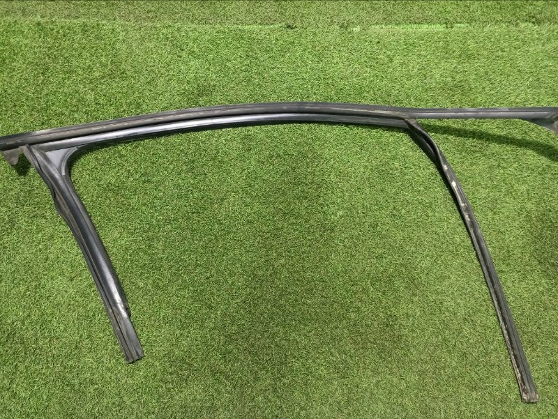 Уплотнитель стекла двери