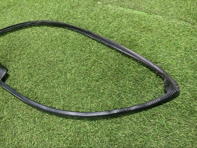 Уплотнитель двери