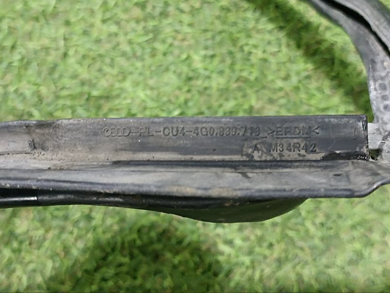 Уплотнитель двери