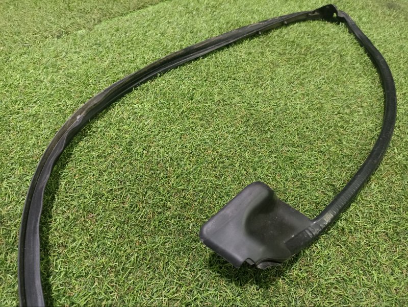 Уплотнитель двери