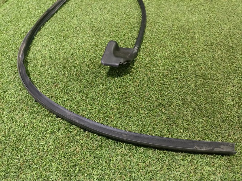 Уплотнитель двери