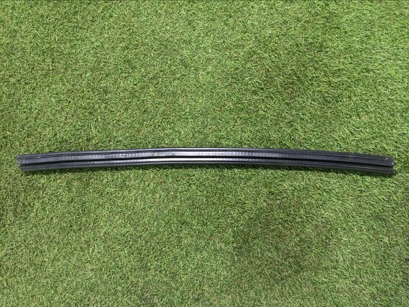 Уплотнитель двери