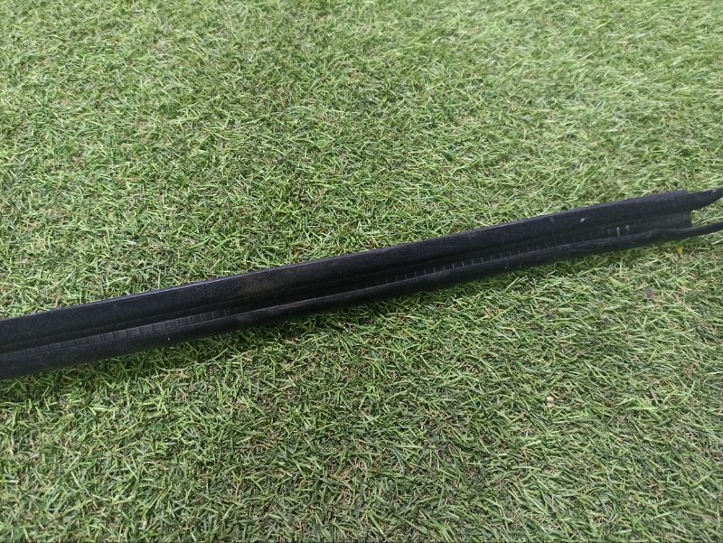 Уплотнитель двери