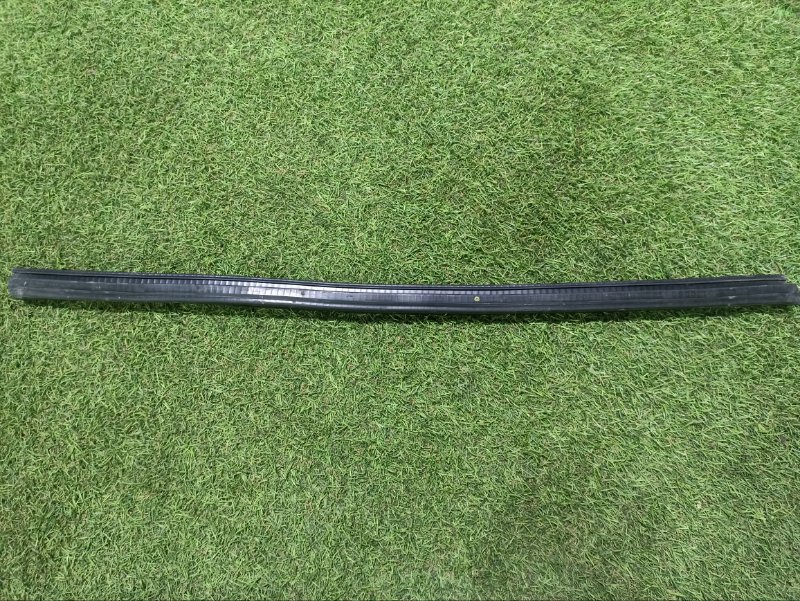 Уплотнитель двери