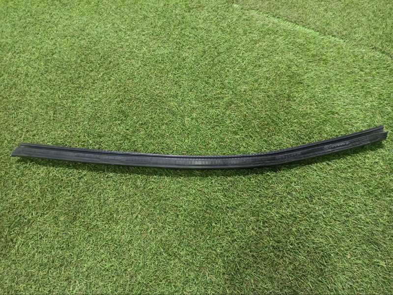 Уплотнитель двери