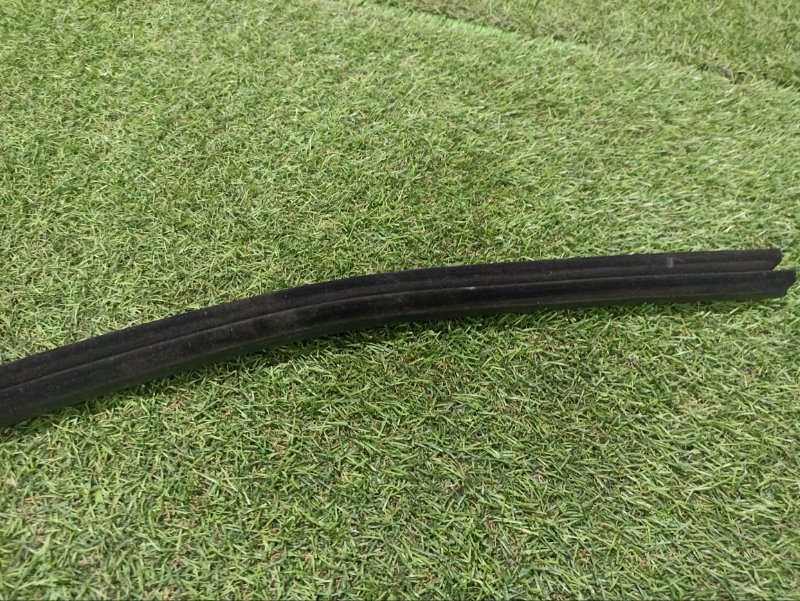 Уплотнитель двери