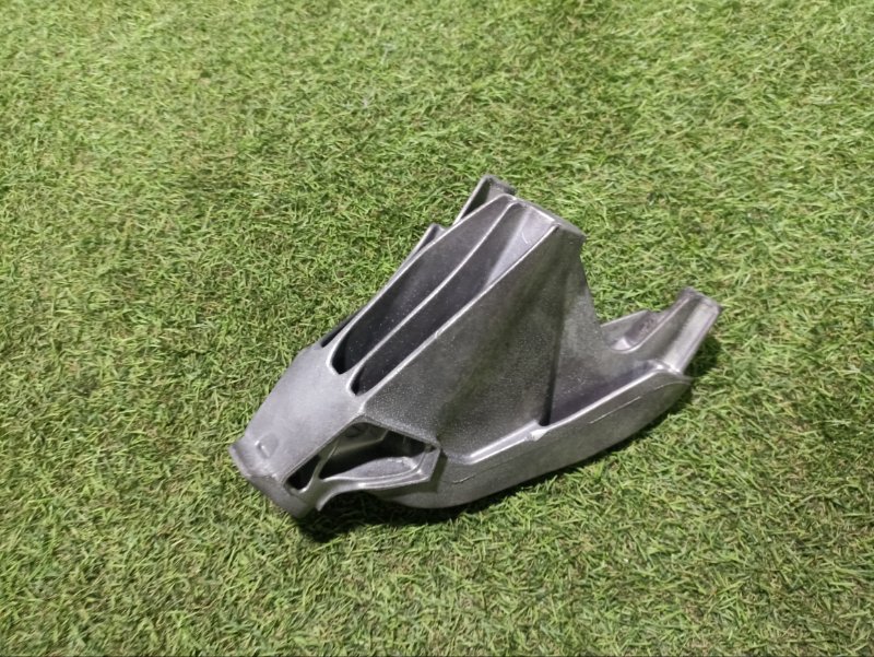 Кронштейн двигателя