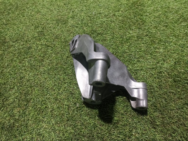 Кронштейн двигателя