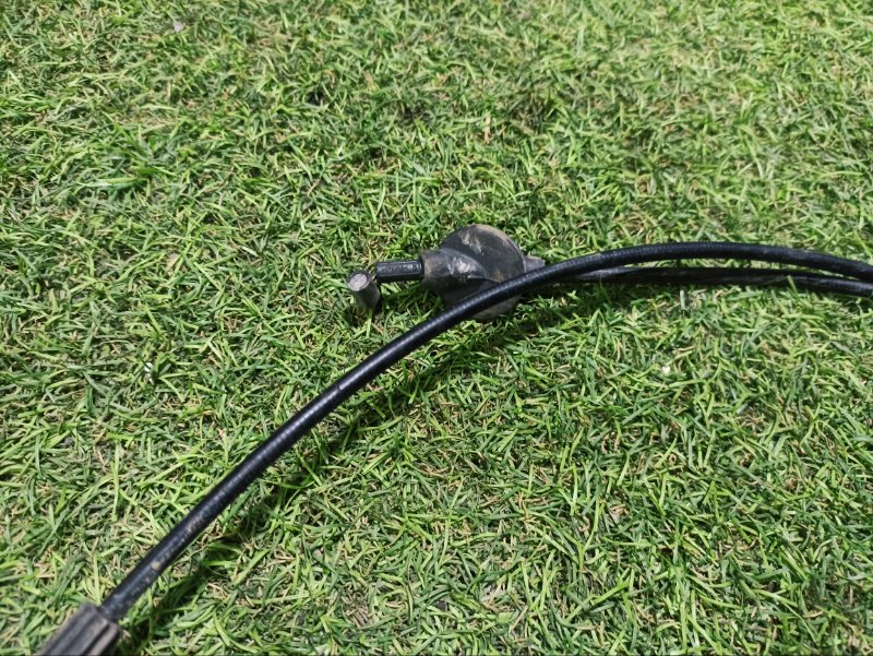 Трос открывания капота